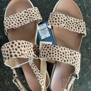 NWT Women’s Sandals